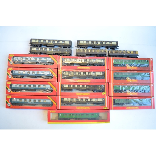 569 - Collection of 13 boxed OO gauge Hornby railway coaches to include 4x Pullman Golden Arrow (with adde... 