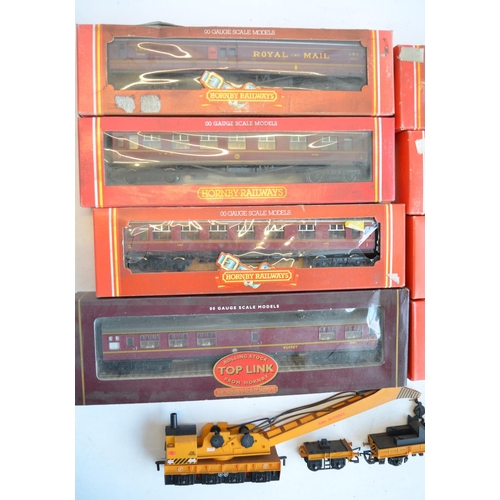 570 - Collection of OO gauge railway coaches and goods wagons to include 4x boxed Royal Train coaches. Box... 