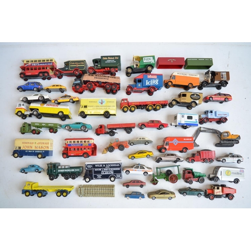 571 - Collection of OO gauge scenic accessories to include Skaledale and other buildings, transformers, 2x... 