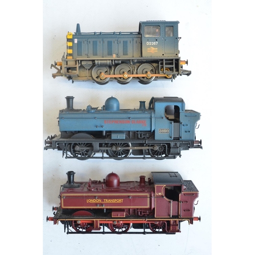 561 - Collection of OO gauge tank engines and diesel shunters to include Bachmann 32-200K Stephenson Clark... 