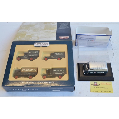 580 - Collection of boxed and unboxed model vehicles, various scales and manufacturers to include Lledo, O... 