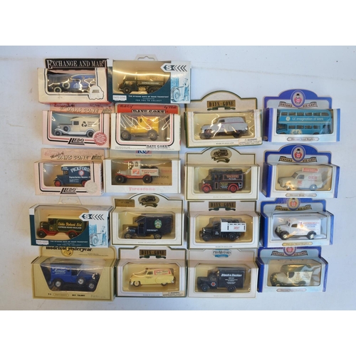 580 - Collection of boxed and unboxed model vehicles, various scales and manufacturers to include Lledo, O... 