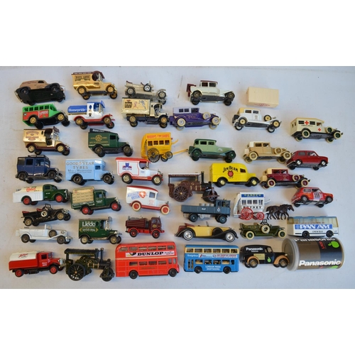 580 - Collection of boxed and unboxed model vehicles, various scales and manufacturers to include Lledo, O... 