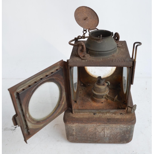 621 - Vintage handheld Welch Patent railway paraffin lamp from Lamp Manufacturing & Railway Supplies Ltd o... 