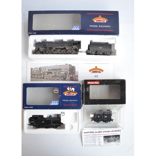 563 - Three OO gauge electric train models to include Bachmann 32-858DC (DCC On Board) weathered Class 9F ... 