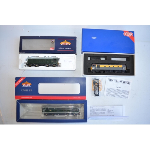 566 - Three OO gauge electric diesel locomotive models to include a Heljan Class 33/1 (model in excellent ... 