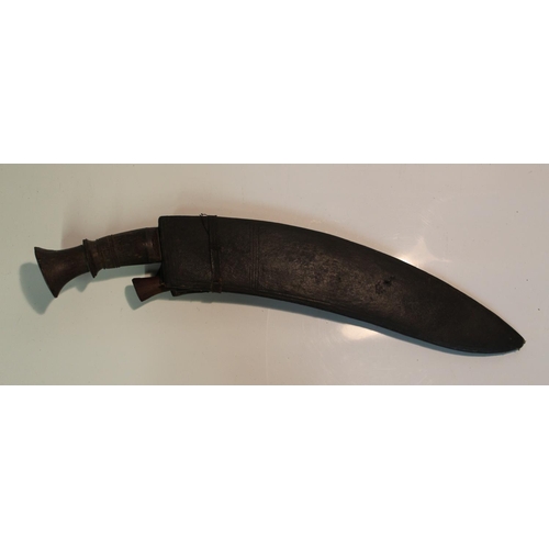 42 - C19th Nepalese Kukri fighting knife with wooden handle in original wood and leather scabbard, comple... 