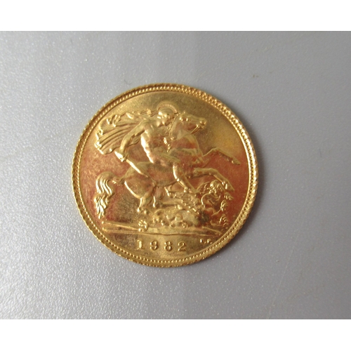 178 - ER.II 1982 half sovereign, 4.0g