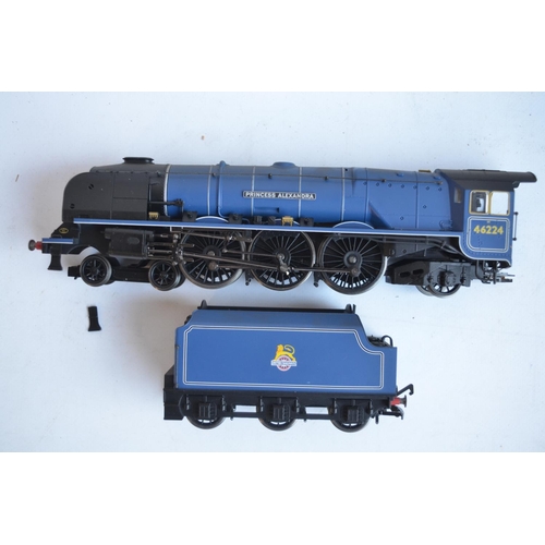 533 - Hornby OO gauge R2303M limited edition 