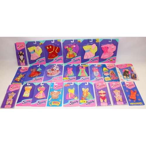 94 - Collection of various 1990s carded/unopened Sindy doll outfits (23)