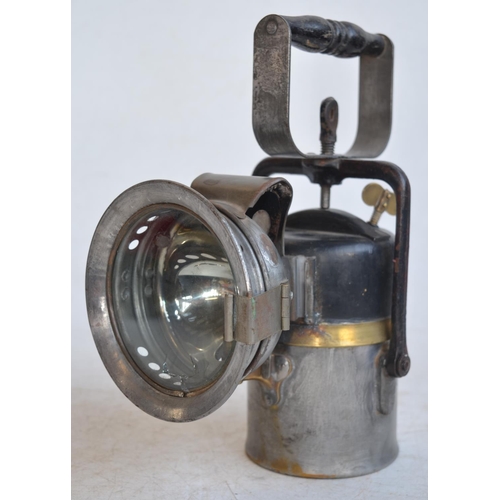 646 - Vintage carbide railway/miners hand lamp by The Premier Lamp & Engineering Co, Leeds. Small crack to... 