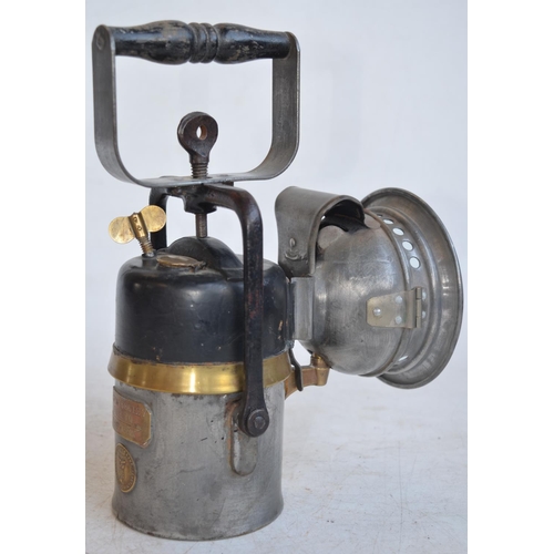 646 - Vintage carbide railway/miners hand lamp by The Premier Lamp & Engineering Co, Leeds. Small crack to... 