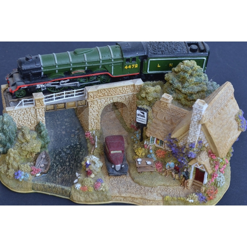 652 - Lilliput Lane Flying Scotsman model (L2661) in very good condition, 2 chips to the higher Railway Ta... 