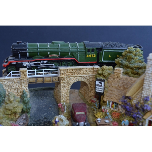 652 - Lilliput Lane Flying Scotsman model (L2661) in very good condition, 2 chips to the higher Railway Ta... 