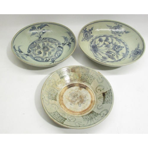 167 - Three large Chinese Ming period blue and white pottery plates, 1 with mark to base, Max D33.4cm