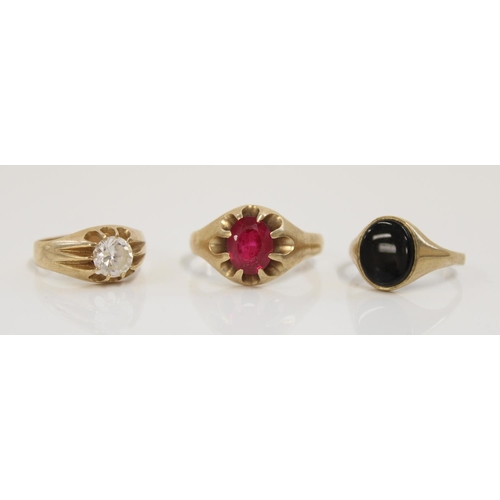 1239 - Three 9ct gold rings set with paste/semi precious stones, gross 13g