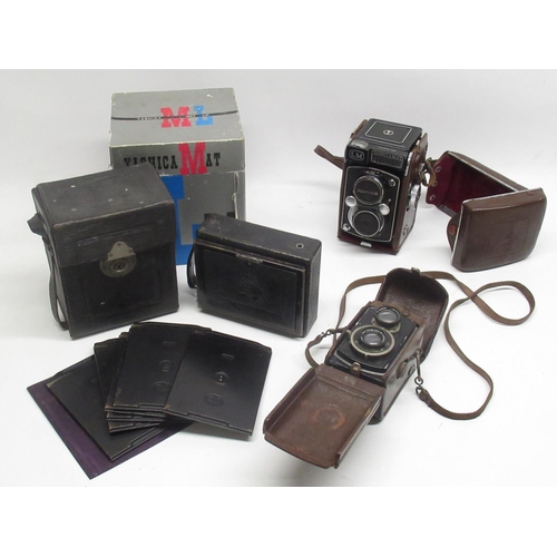 280 - Boxed Yashica-Mat LM camera no. MTL 2050401, Franke & Heidecke Rollieflex camera no. 136556 and an I... 