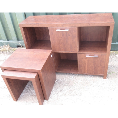 335A - Modern oak finish three door side cabinet with three compartments, W114cm D34cm H83cm and a matching... 