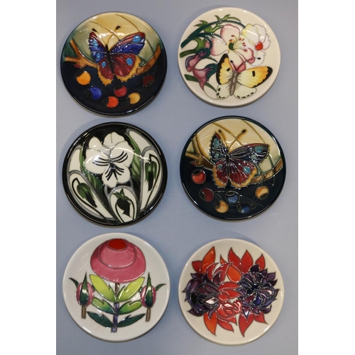 705 - Moorcroft Pottery: six pin dishes/coasters, designed by Emma Bossons - black and white pansy, 2003; ... 