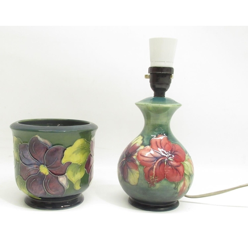 846 - Moorcroft Pottery- Clematis pattern cache pot, H12.5cm and a Hibiscus pattern lamp, H25.5cm (2)