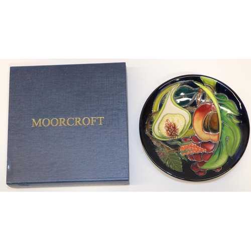 659 - Moorcroft Pottery: 'Queen's Choice' pin dish, designed by Emma Bossons, D12cm, with box