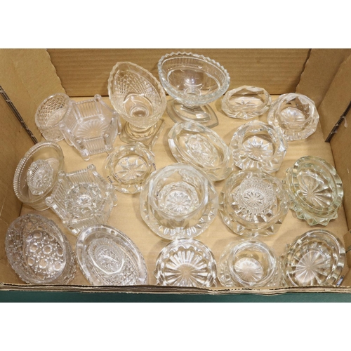 787 - Collection of C19th and later clear glass salts, to include cut and pressed examples (approx. 80)