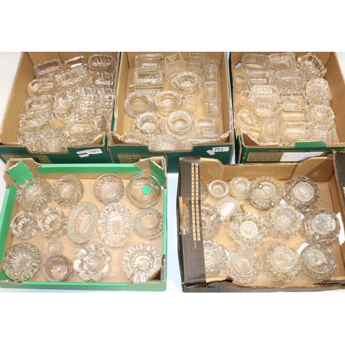 792 - Collection of C19th and later clear glass salts, to include cut and pressed examples (approx. 80)