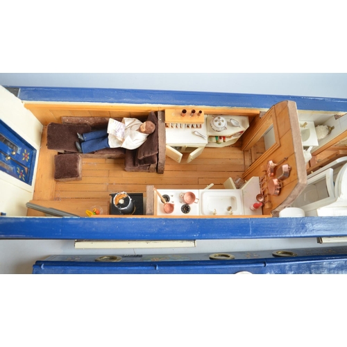 879 - Charming home made wooden cruiser stern narrow boat model, scale approx 1/12 with removeable top and... 