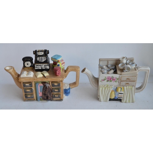 119 - Mixed collection to include novelty Tea pots to include a boxed Border Fine Arts James Herriot's Kit... 