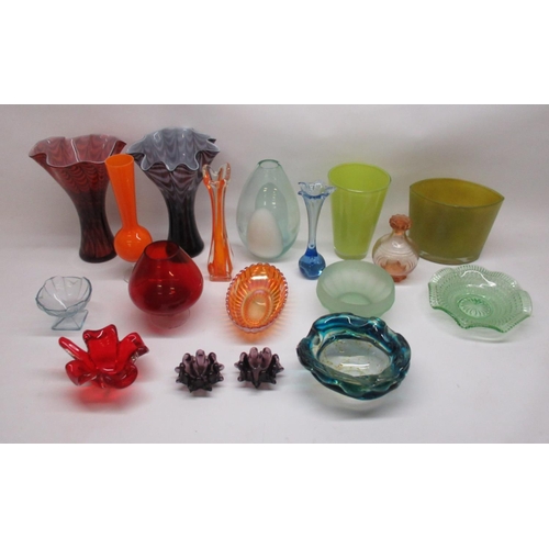 1349 - Collection of C20th glass vases, bowls, dishes, etc. (18 in 2 boxes)