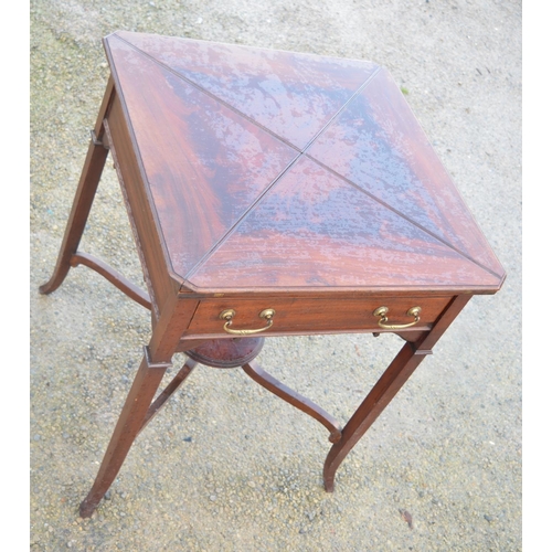 1365 - An Edwardian mahogany card table with envelope top, single frieze drawer on square tapering out-spla... 