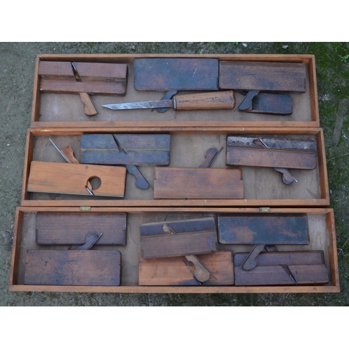 1367 - Vintage wooden tool chest with 3 staggered removable tool trays and a quantity of vintage wood plane... 