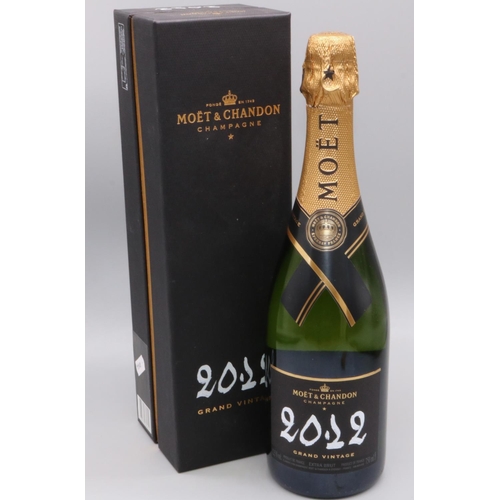 1306 - Moet & Chandon Grand Vintage Extra Brut Champagne, 750ml 12.5%vol, in presentation box, 1btl