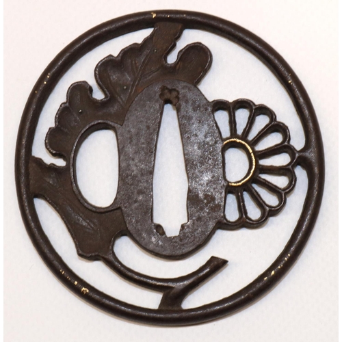 1224 - Japanese Sukashi Kiku iron tsuba, Edo period (C17th) Mumei with Chrysanthemum and leaf design. (dia.... 