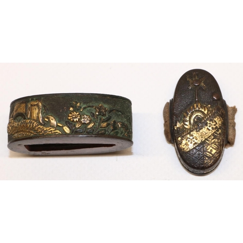 1215 - Japanese 17th century Edo era Fuchi Kashir, Mumia to fit wakizashi, with Takahori Zogan in gold and ... 