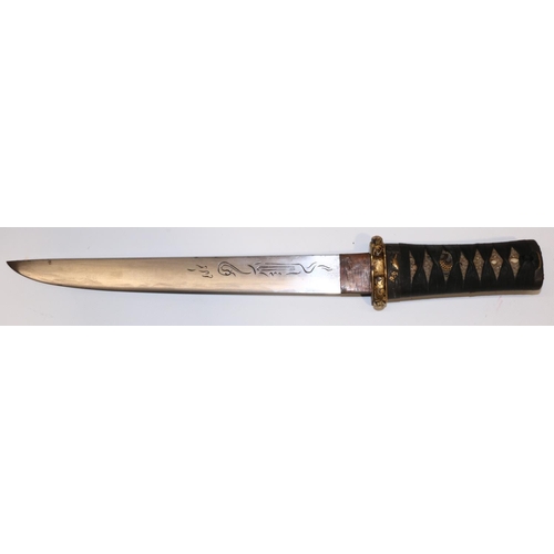 1183 - Fine example of a Japanese Koto Tanto, 25cm blade with finly inliad gilt fuchi kashir, the saya with... 