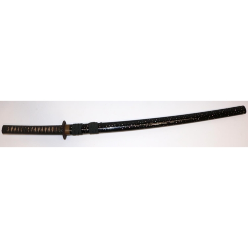 1185 - Japanese signed Shinto Katana, 70cm blade signed to the tang `Tem Kane Yoshi' with pierced iron tsub... 