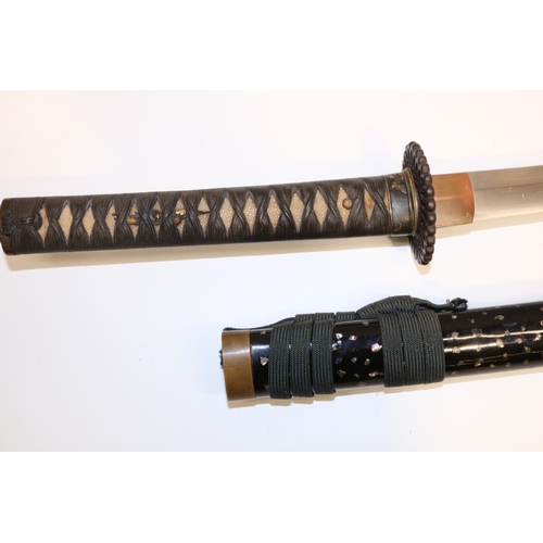 1185 - Japanese signed Shinto Katana, 70cm blade signed to the tang `Tem Kane Yoshi' with pierced iron tsub... 