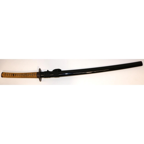 1186 - Japanese Katana with 65cm blade and iron tsuba decorated with warrior and gilt detail, complete with... 