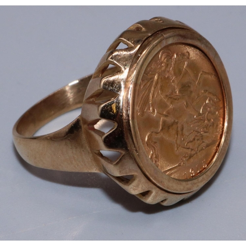 1049 - Geo.V 1915 half sovereign in 9ct yellow gold ring mount, stamped 375, size R1/2, 10.3g