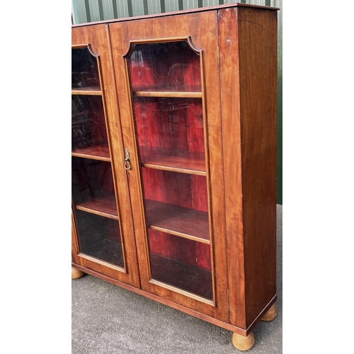 1473 - Due to relocation and on instruction from the York Butchers’ Gild: Victorian mahogany bookcase, with... 