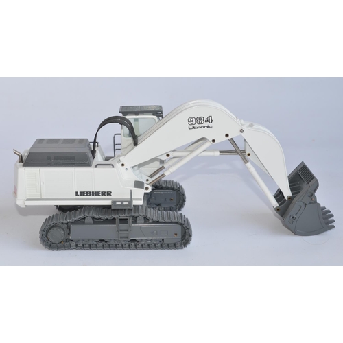 5 - Boxed highly detailed Conrad 1/50 scale diecast Liebherr R984C Litronic Hydraulic Excavator model (i... 