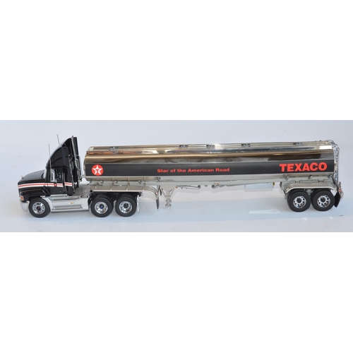 62 - Franklin Mint 1/43 scale Ultimate Texaco Tanker with 40ft tanker and Mack CH 613 Tractor. Model in e... 