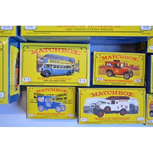 109 - Twenty five boxed Matchbox Models Of Yesteryear diecast model vehicles to include Code 2 branded exa... 