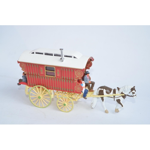 121 - Matchbox Collectibles YSC04-M Santa's 1997 Fire Engine, YSH1 1900 Gypsy Caravan, YSH2 1886 London Om... 