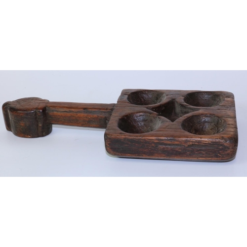 245 - C18th treen offertory/Church collection tray, L29cm