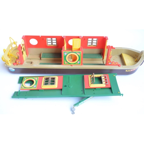 477 - Collection of young child's toys to include Sylvanian Families (narrow boat, bus, Post Office and ac... 