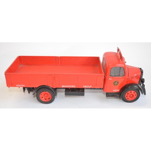 161 - Three well built plastic 1/24 scale model vehicle kits to include 2 classic Bedford trucks and an LN... 