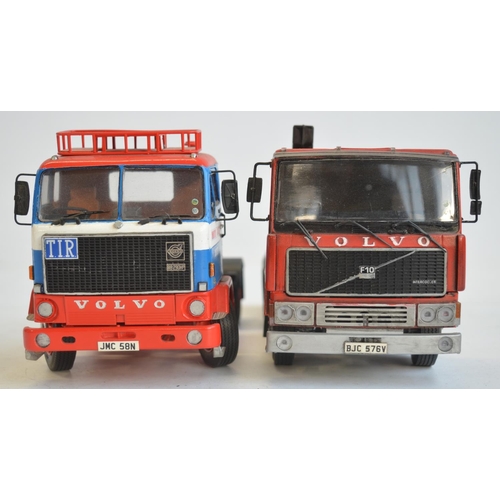 163 - Two well built and detailed sympathetically weathered 1/24 scale Volvo scale plastic truck model kit... 