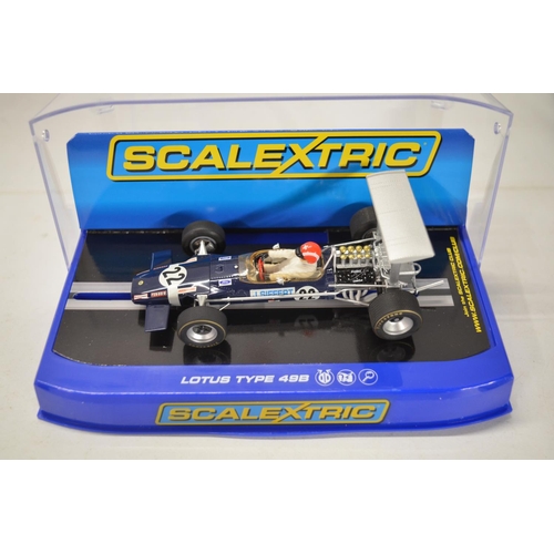 174 - Modern Scalextric C3544A Legends limited edition Team Lotus Type 49 vs McLaren M7c 2 car racing set,... 